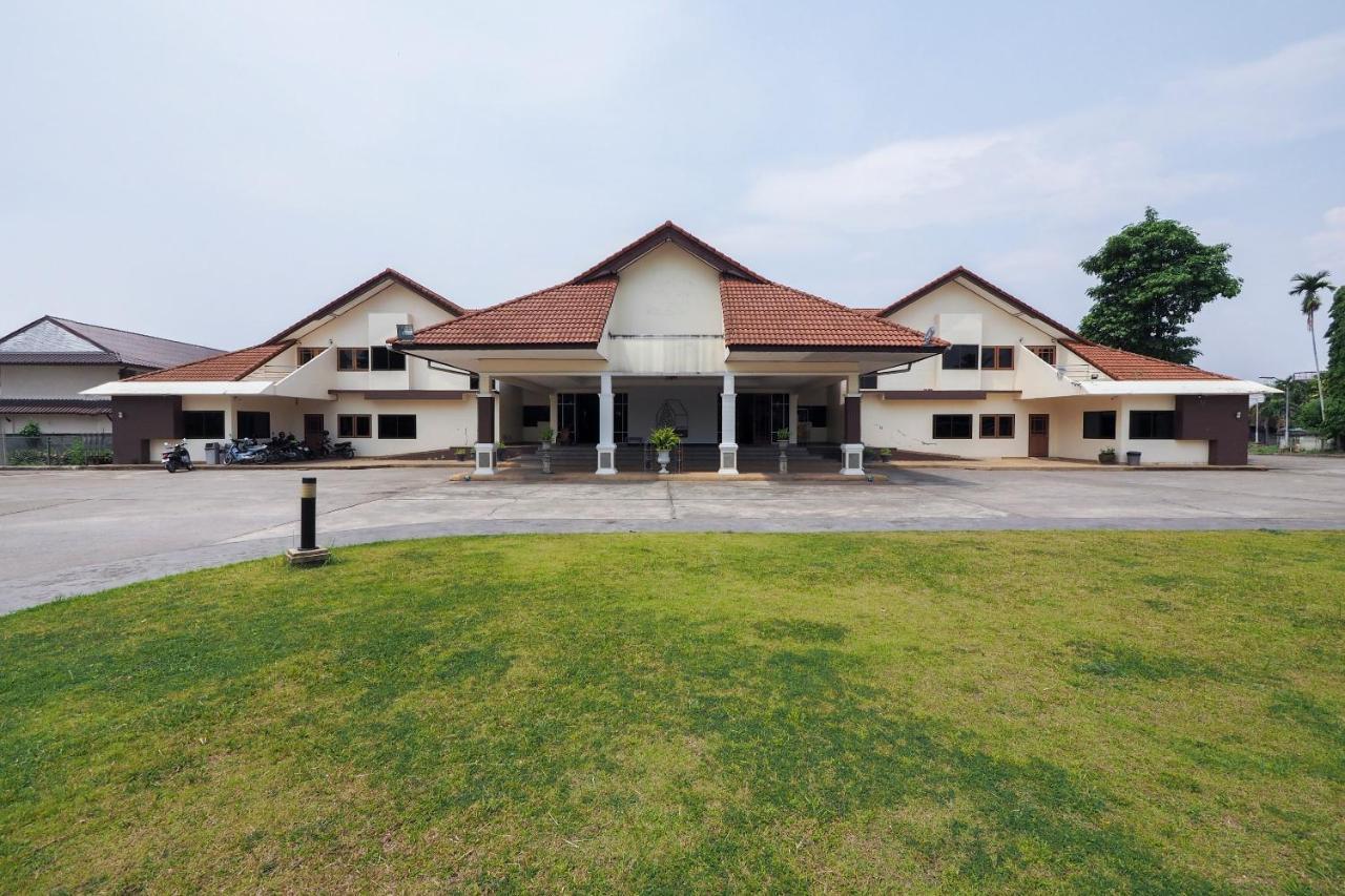 Oyo 859 Golden Land Hotel Chiang Rai Exterior photo