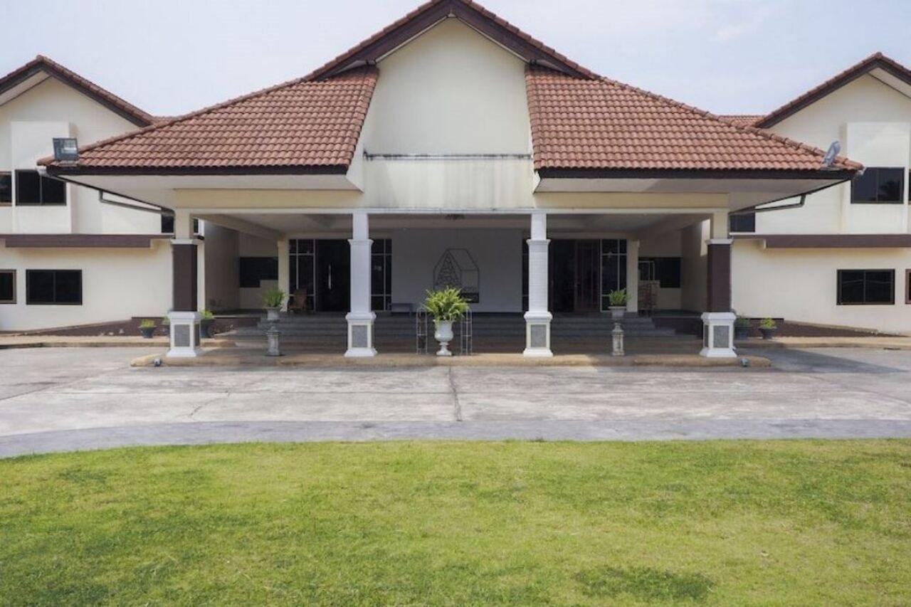 Oyo 859 Golden Land Hotel Chiang Rai Exterior photo