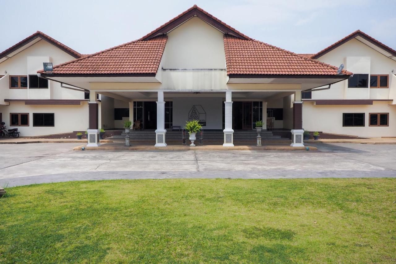 Oyo 859 Golden Land Hotel Chiang Rai Exterior photo