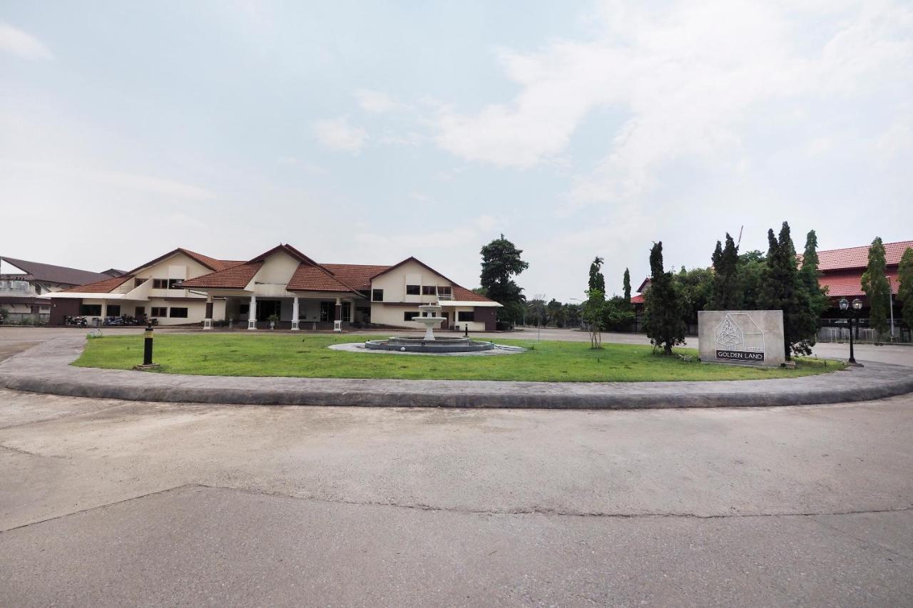 Oyo 859 Golden Land Hotel Chiang Rai Exterior photo